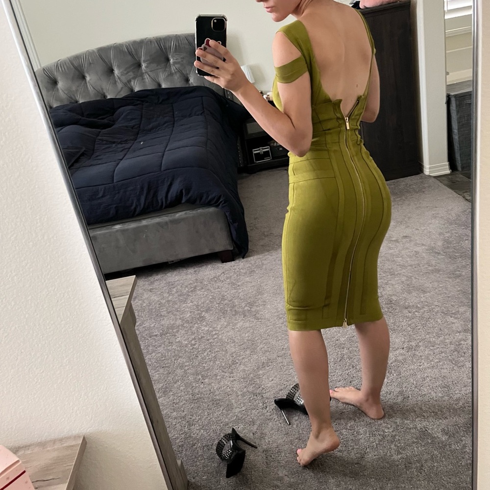 House of CB London green body-con dress size extra small - Picture 2 of 8